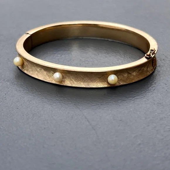 Art Deco Gold Filled Brushed gold filled Cultured pearl Bangle Bracelet . Winar - Picture 3 of 10